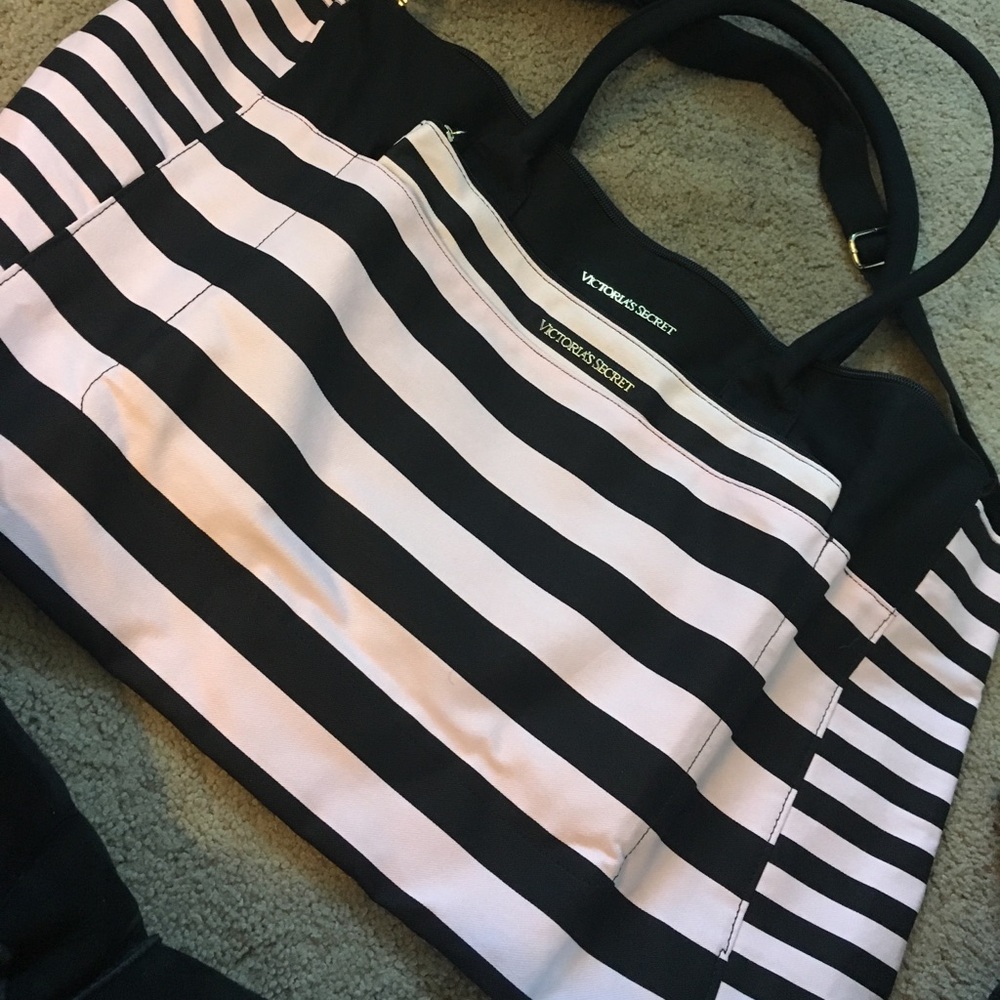 Victoria’s Secret Weekend Getaway Bag